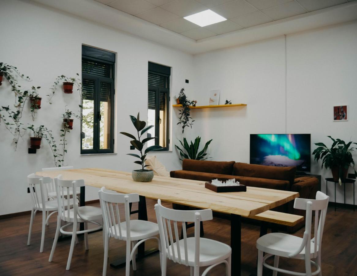 The Maze Hostel 티라나 외부 사진